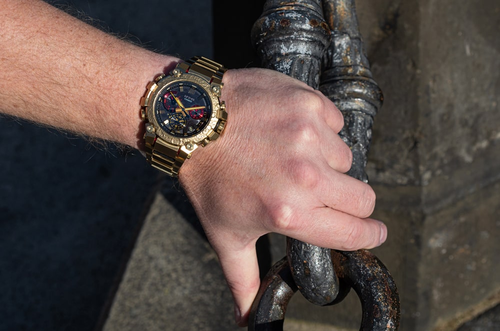 pánské hodinky Casio GShock MTG-B3000CX-9AER na ruce